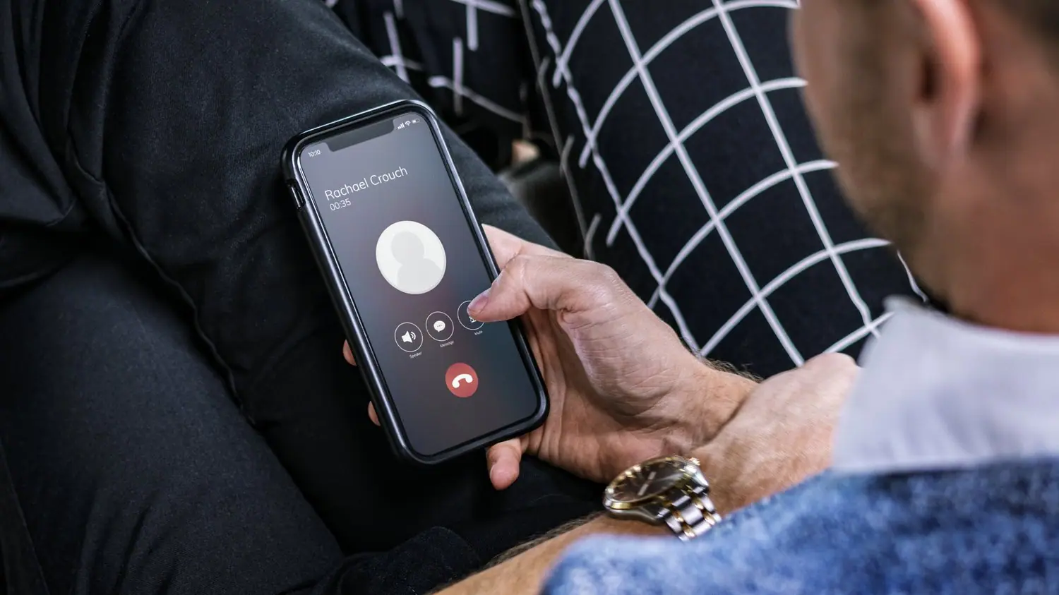 Jak rozpoznać próbę wyłudzenia danych przez telefon?