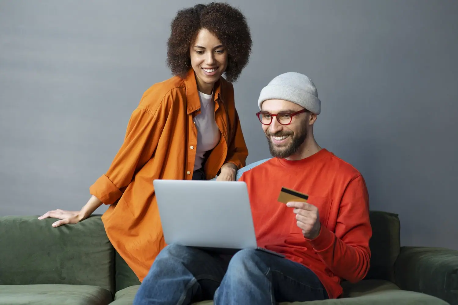 Podstawowe ubezpieczenia dla działalności e-commerce - co jest konieczne?